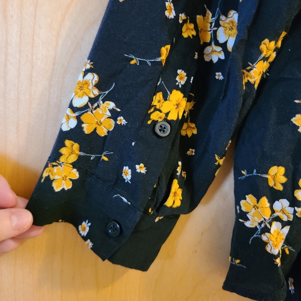 Torrid Blouse Black Yellow Floral Button Up Long Sleeve Women’s Size 1 - Picture 4 of 6